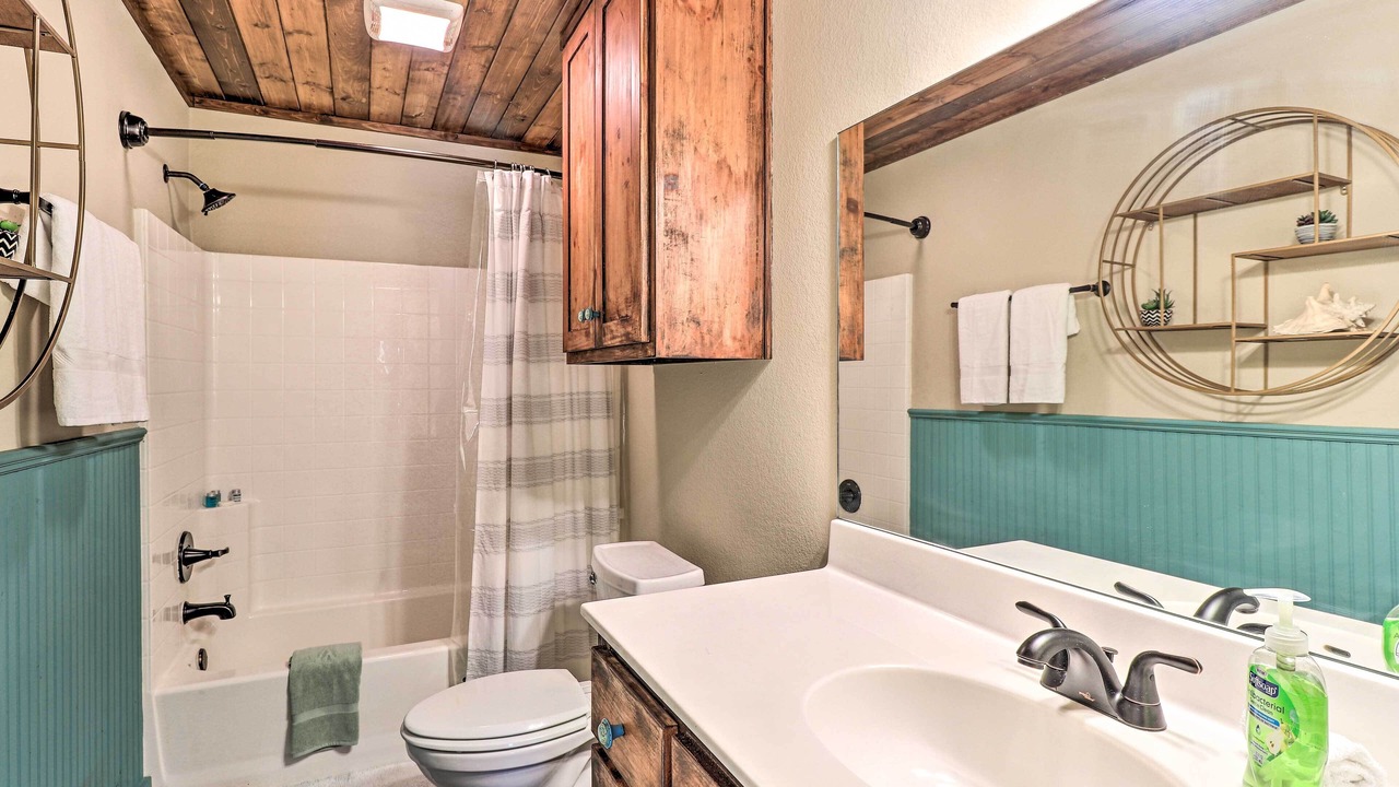 Photo of Bathroom in Silver Creek Village