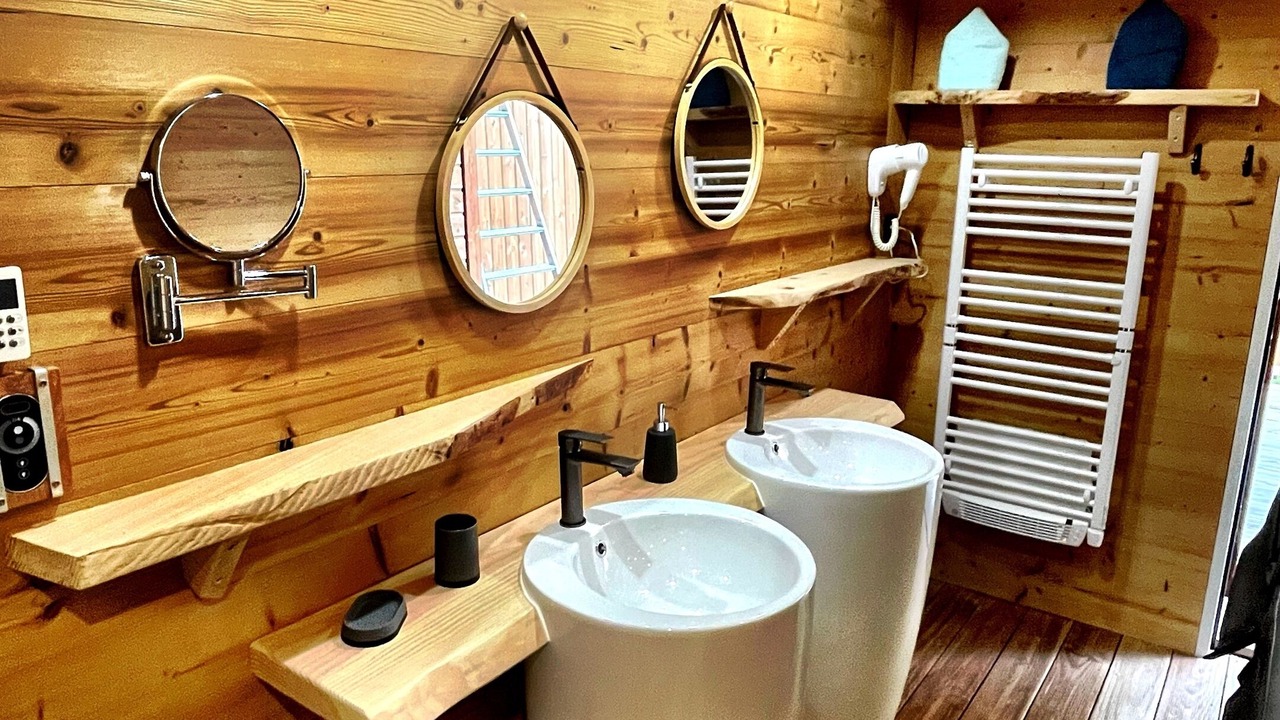 Photo of Bathroom in Travexin