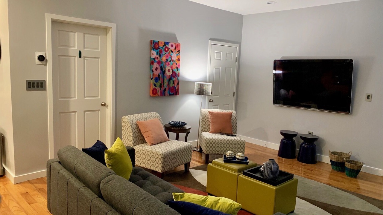 Photo of Livingroom in East Somerville