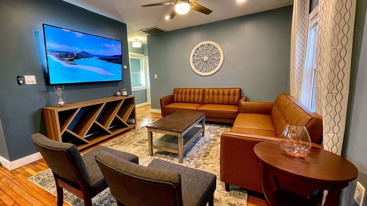 Photo of Livingroom in East Somerville