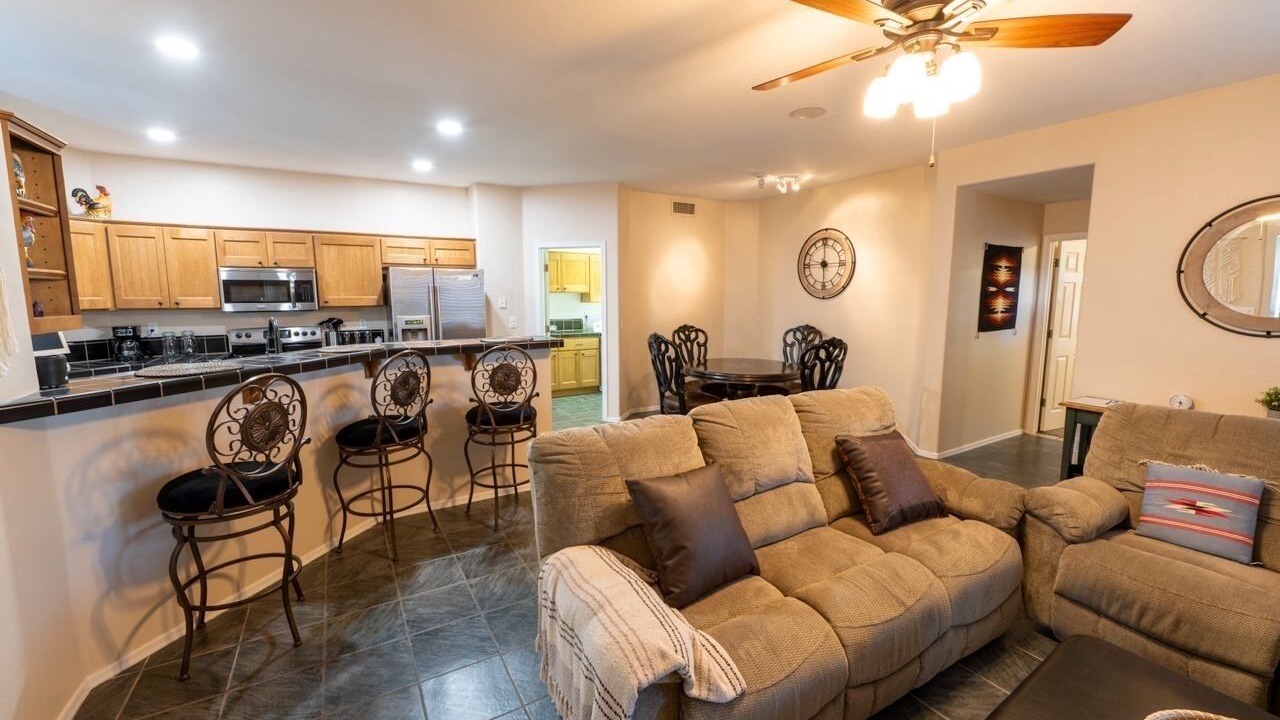 Photo of Livingroom in Pinnacle Hill