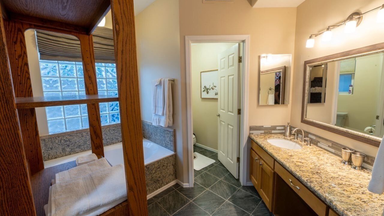 Photo of Bathroom in Pinnacle Hill