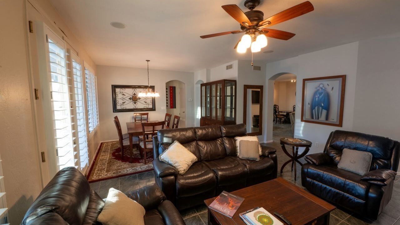 Photo of Livingroom in Pinnacle Hill