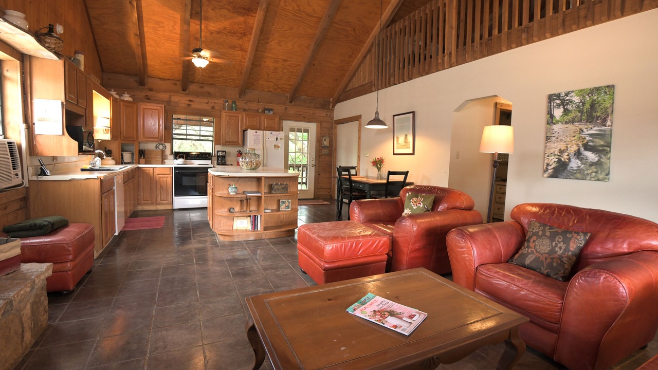 Photo of Livingroom in Vanderpool