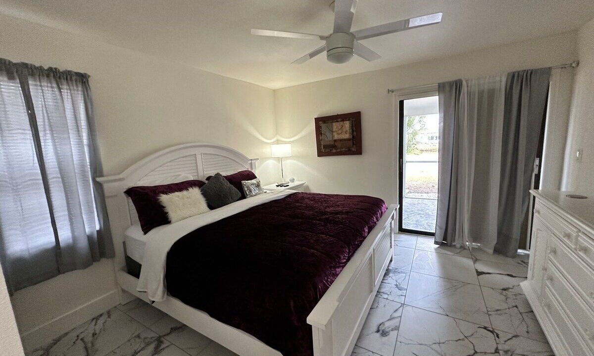 Photo of Bedroom in Oakland Hills