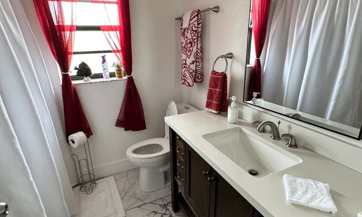 Photo of Bathroom in Oakland Hills