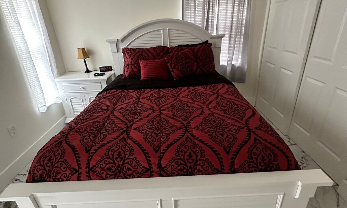 Photo of Bedroom in Oakland Hills