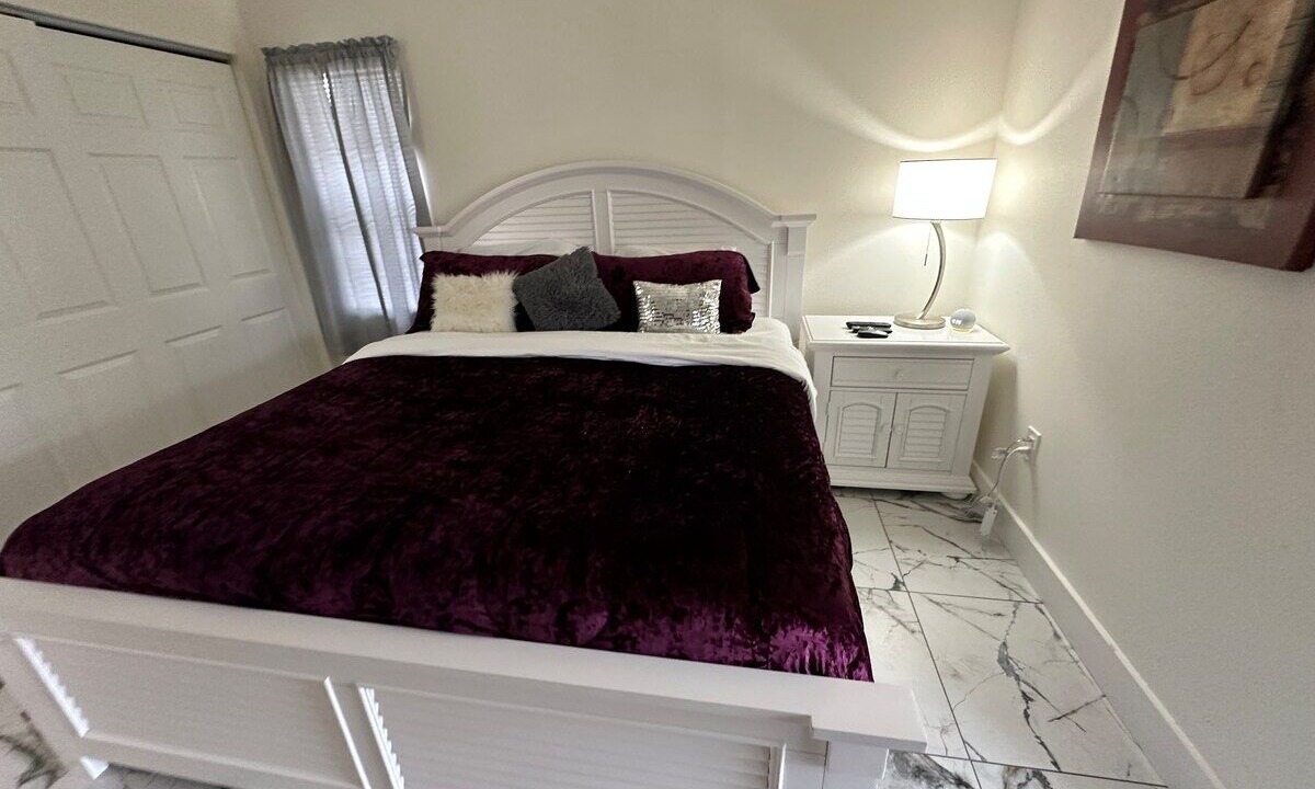 Photo of Bedroom in Oakland Hills