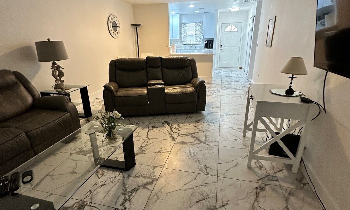 Photo of Livingroom in Oakland Hills