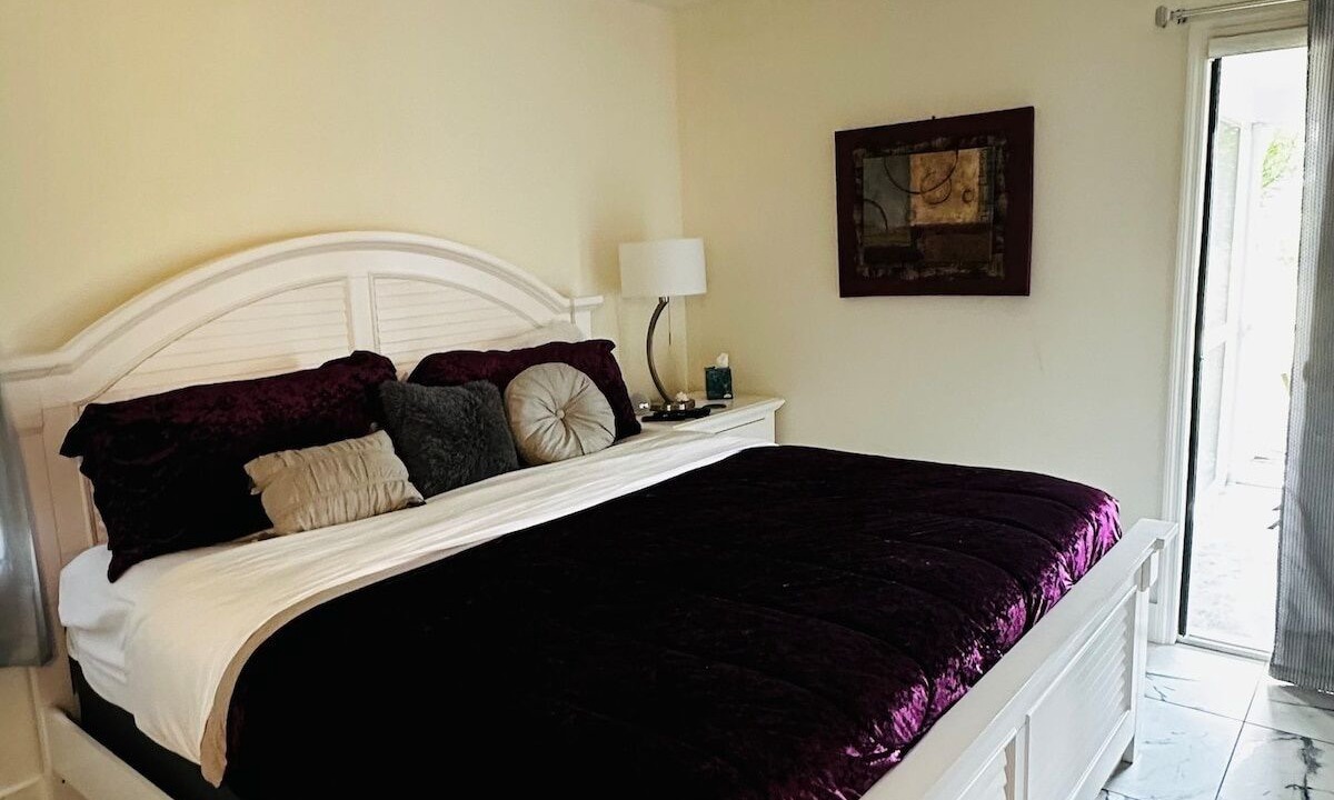 Photo of Bedroom in Oakland Hills