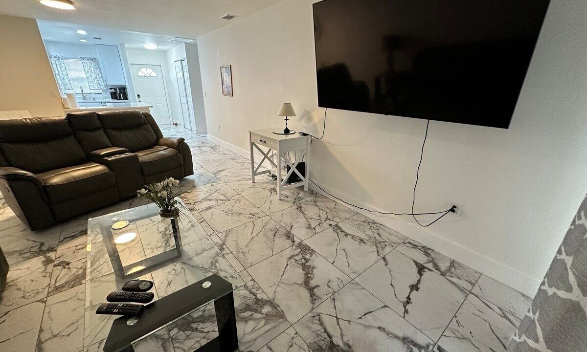 Photo of Livingroom in Oakland Hills