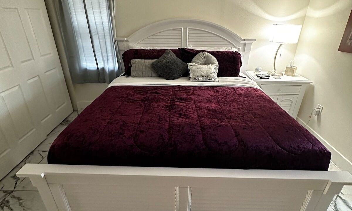 Photo of Bedroom in Oakland Hills