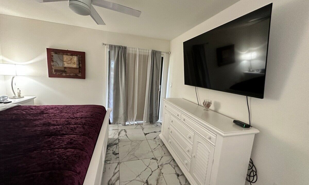 Photo of Bedroom in Oakland Hills
