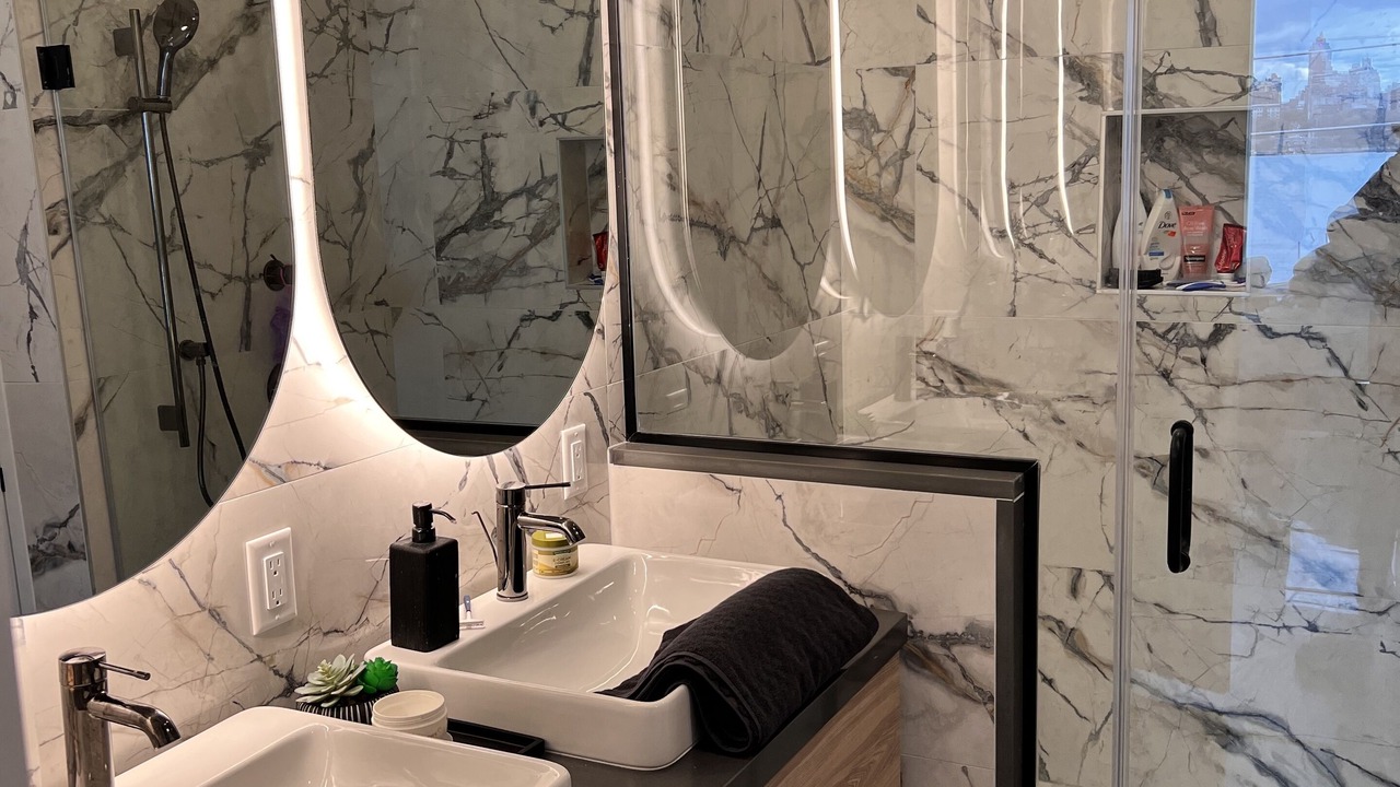 Photo of Bathroom in Guttenberg