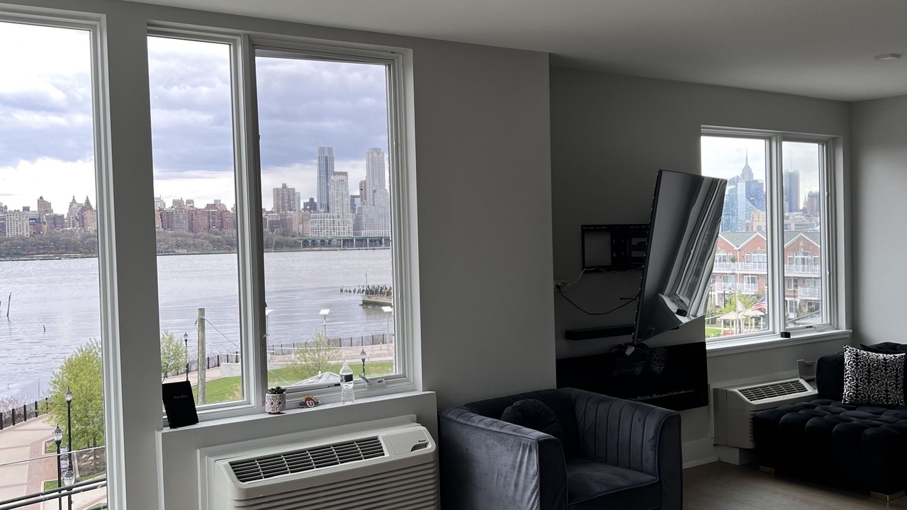 Photo of Others in Guttenberg