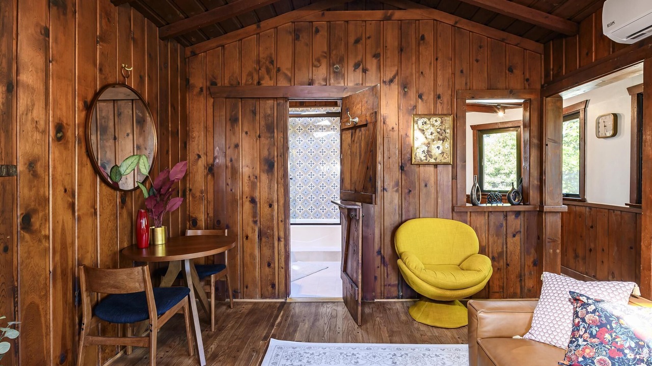 Photo of Livingroom in Hollywood Heights