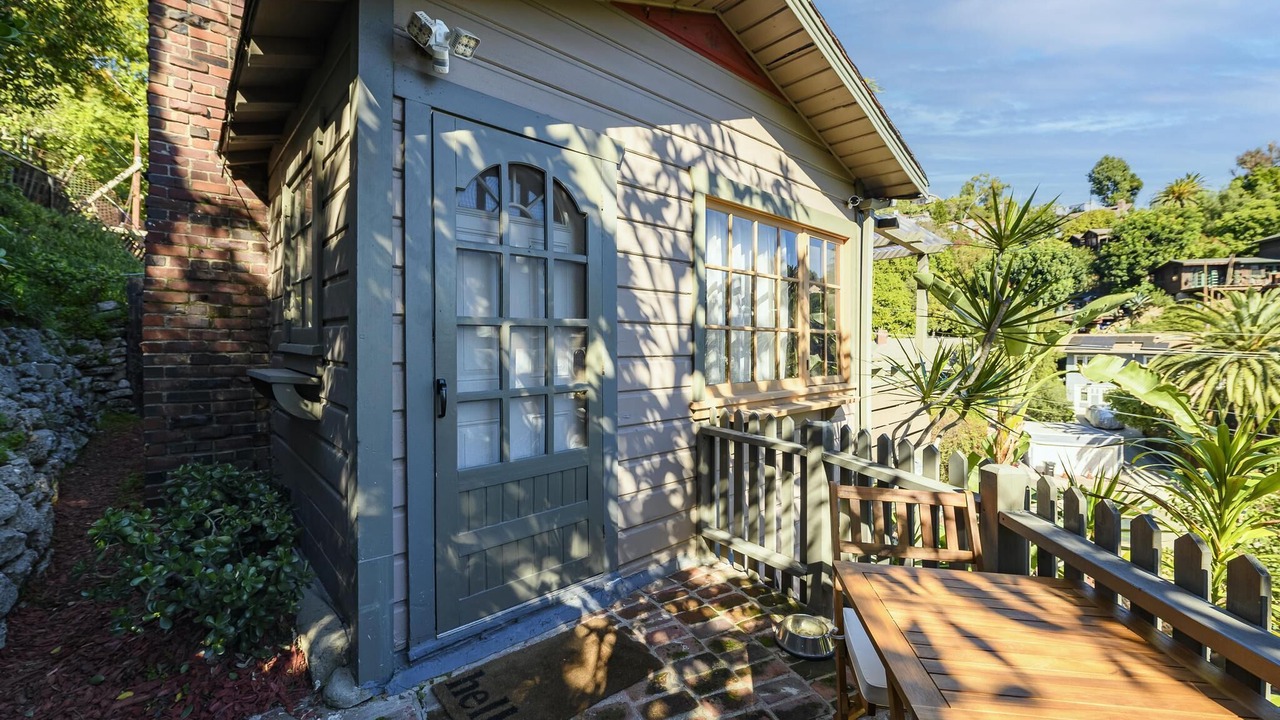 Photo of Outdoor in Hollywood Heights