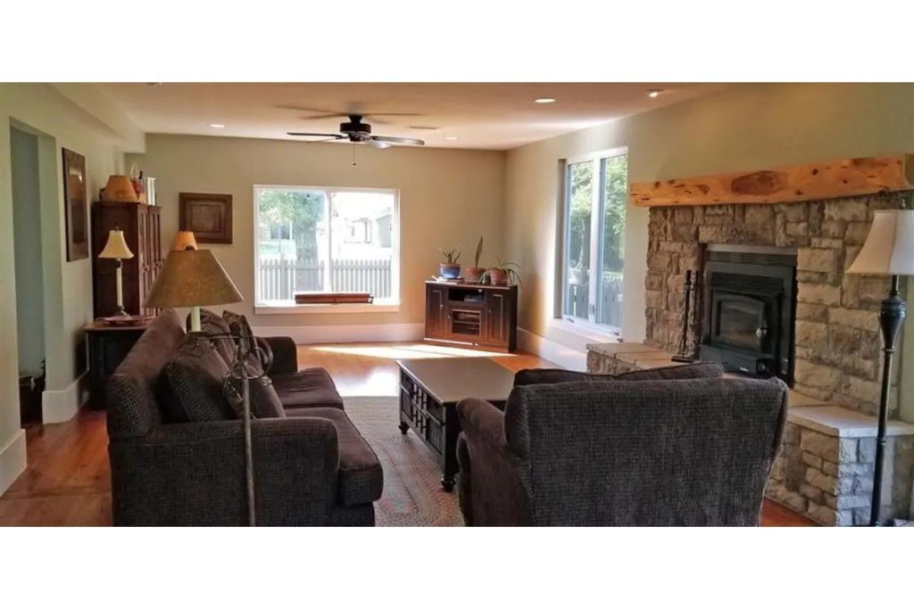 Photo of Livingroom in Neal