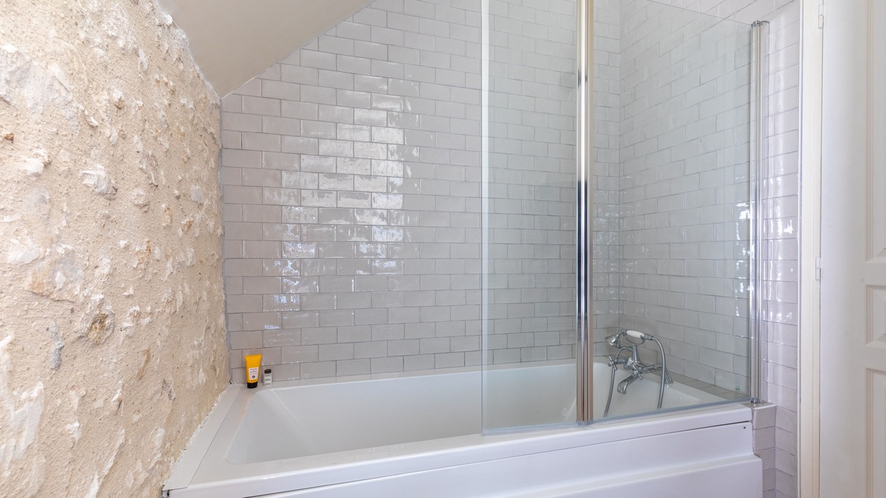 Photo of Bathroom in Villers-en-Arthies
