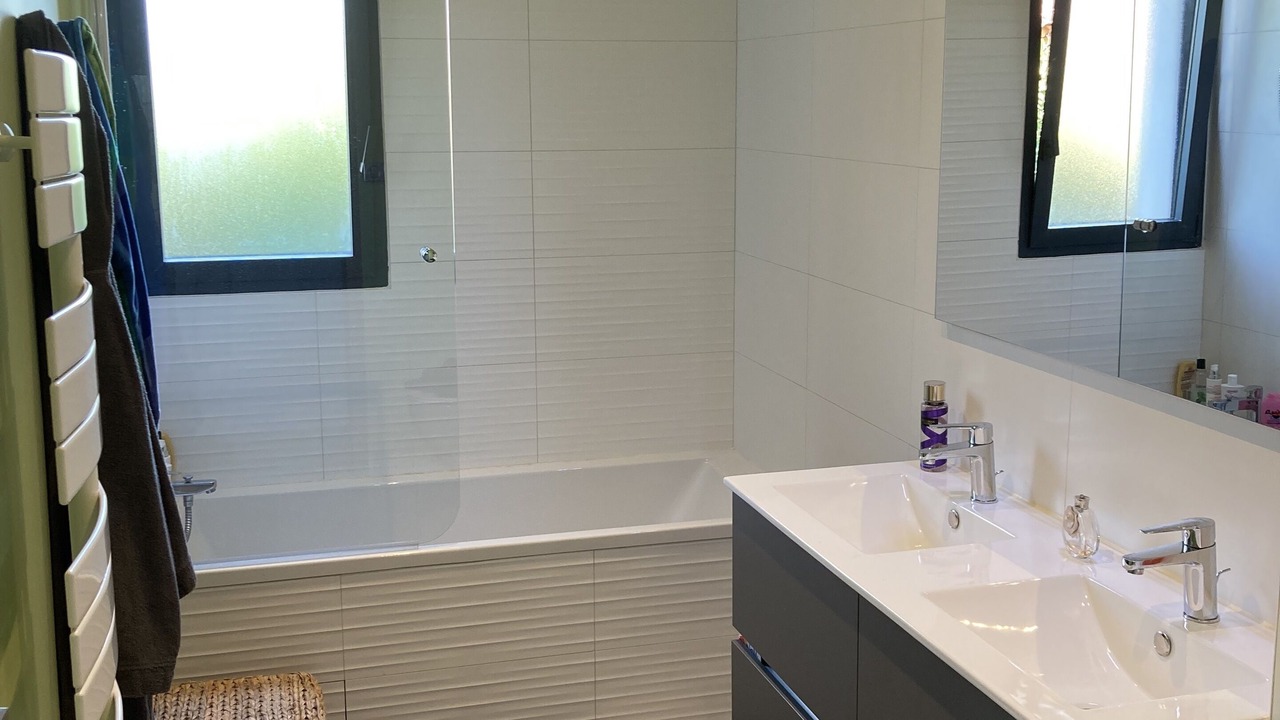 Photo of Bathroom in Bouc-Bel-Air