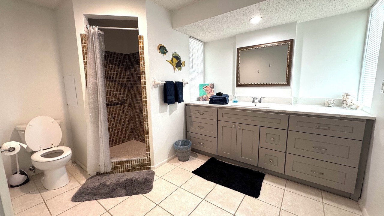 Photo of Bathroom in Laurel
