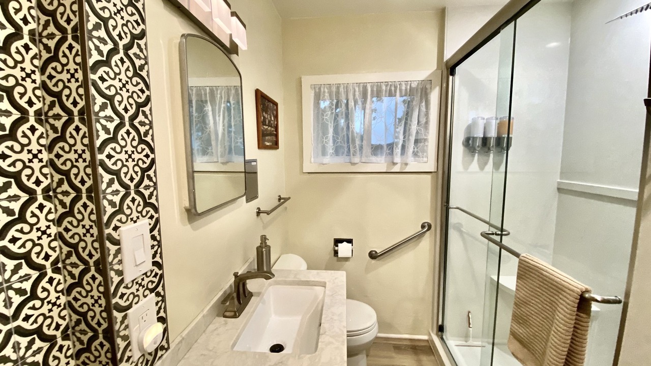 Photo of Bathroom in Ross