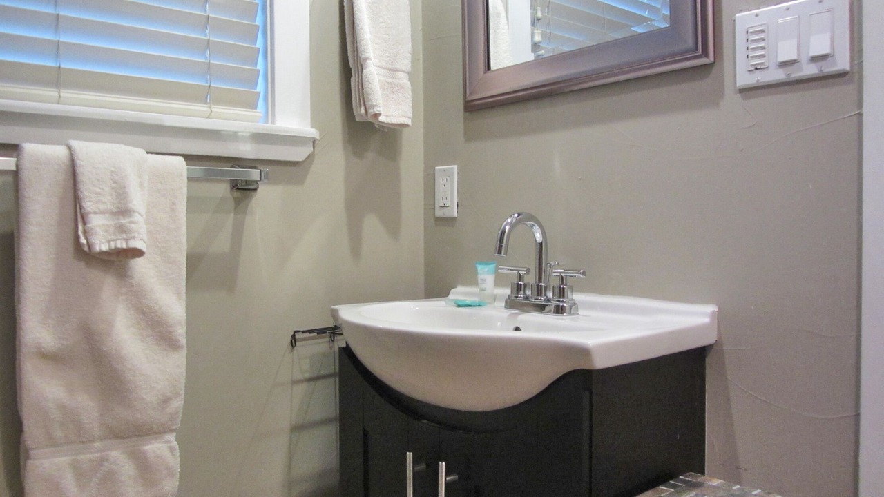 Photo of Bathroom in Lakeside Park