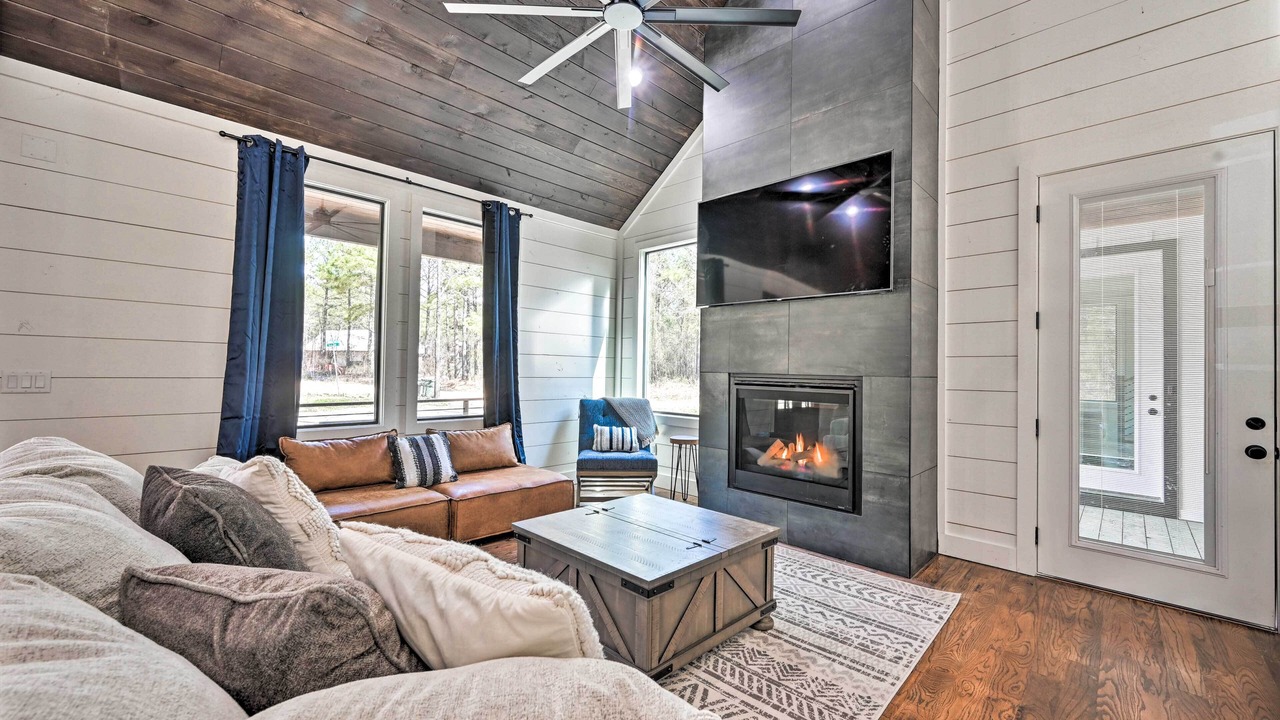 Photo of Bedroom in Hochatown