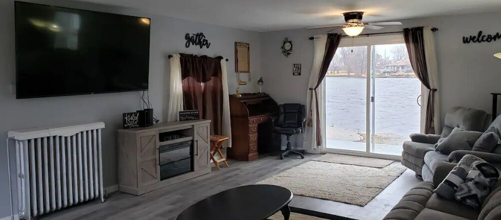 Photo of Livingroom in Menasha