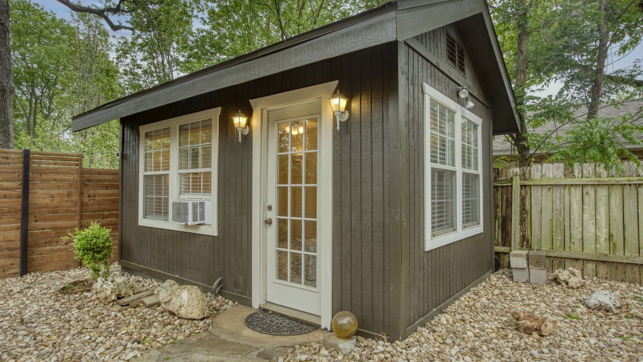 Photo of Outdoor in West Oak Hill