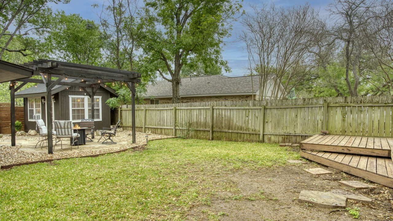 Photo of Patio Balcony in West Oak Hill