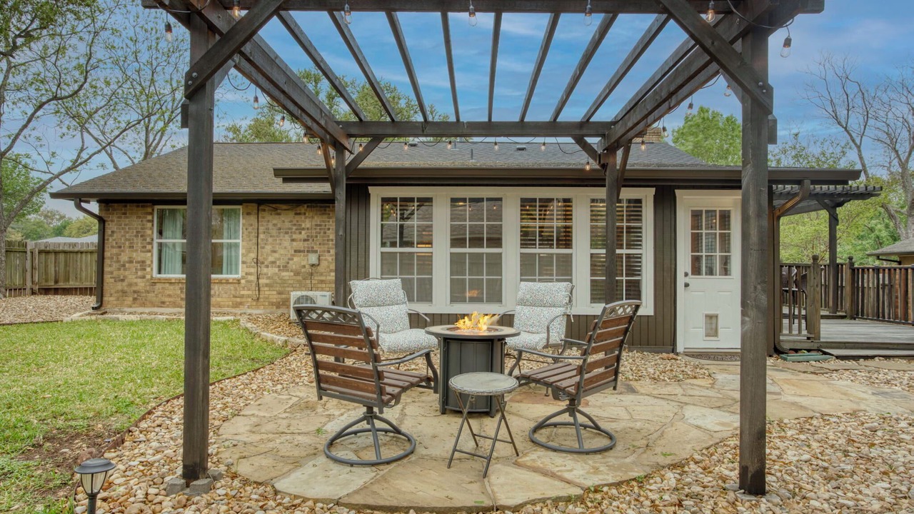 Photo of Patio Balcony in West Oak Hill