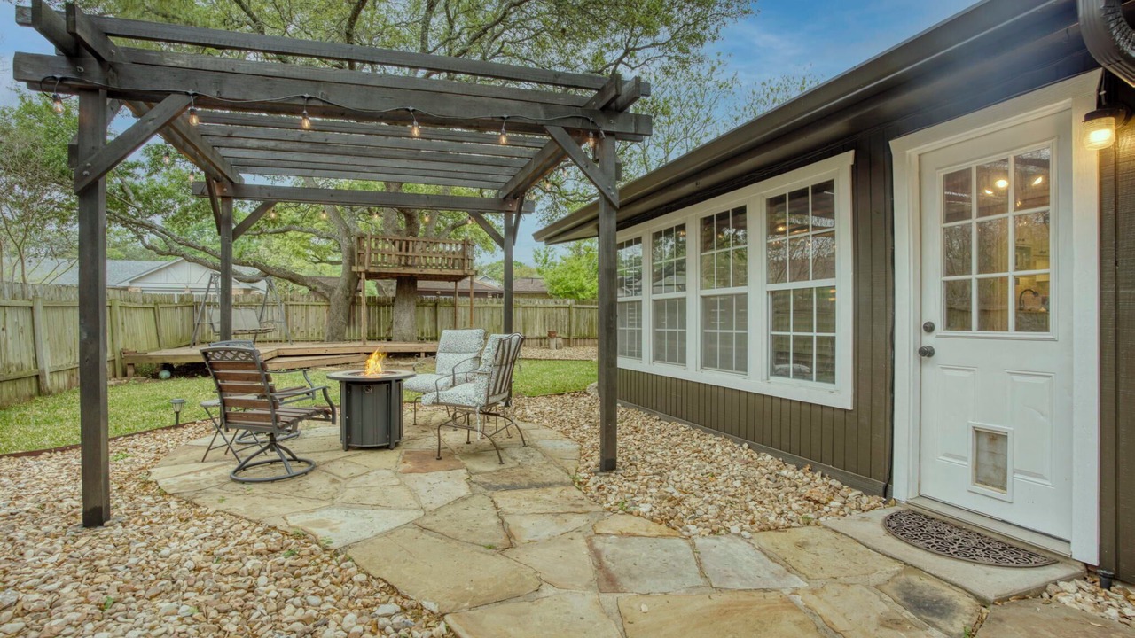 Photo of Patio Balcony in West Oak Hill