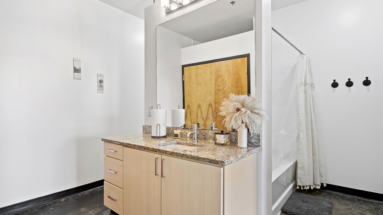 Photo of Bathroom in Poncey-Highland
