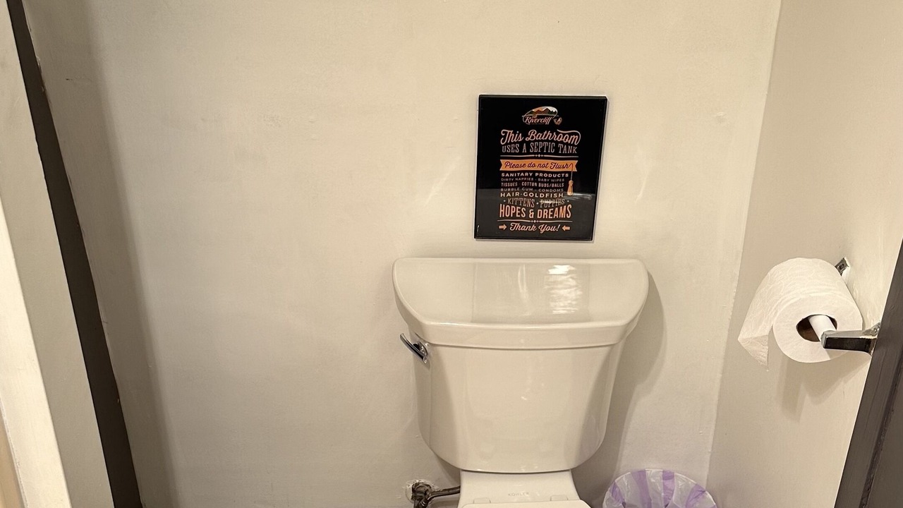 Photo of Bathroom in Lakeview