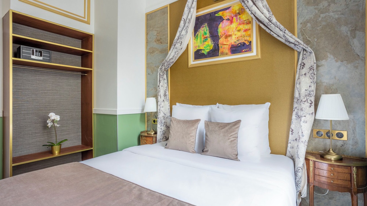 Photo of Bedroom in 4th Arrondissement