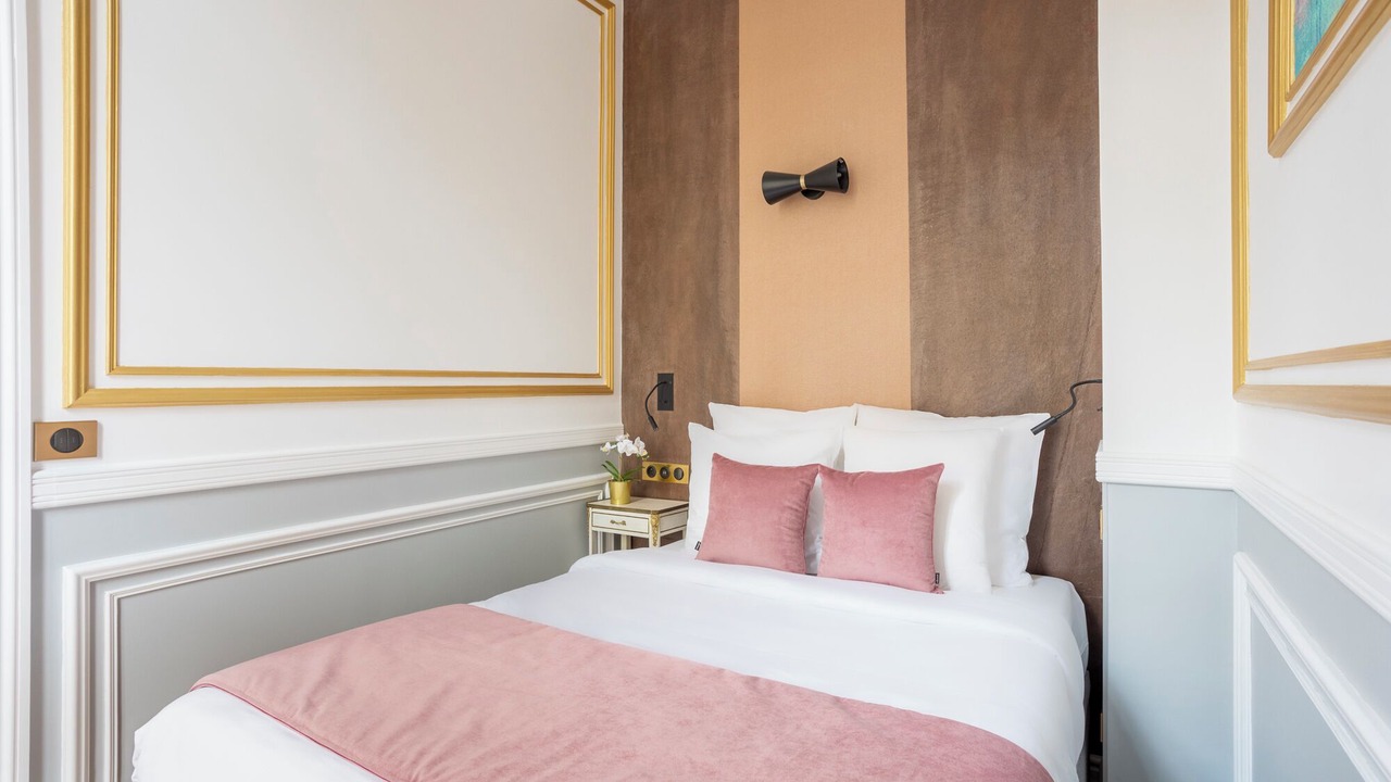Photo of Bedroom in 4th Arrondissement