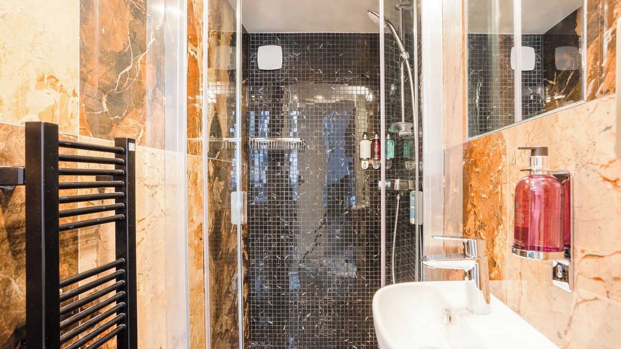 Photo of Bathroom in 4th Arrondissement