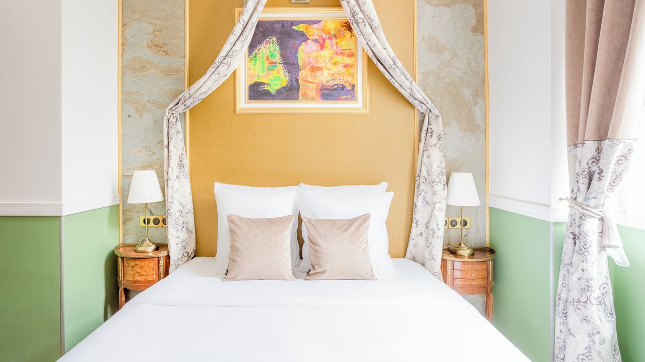 Photo of Bedroom in 4th Arrondissement