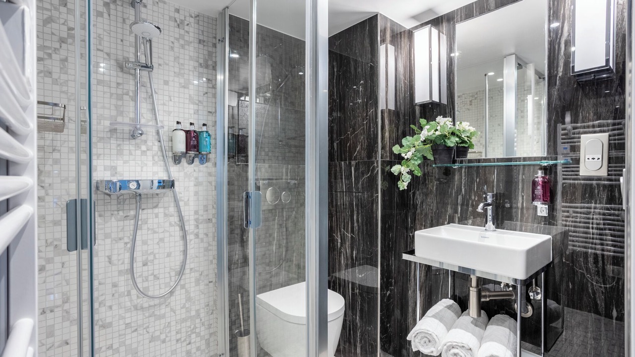 Photo of Bathroom in 4th Arrondissement