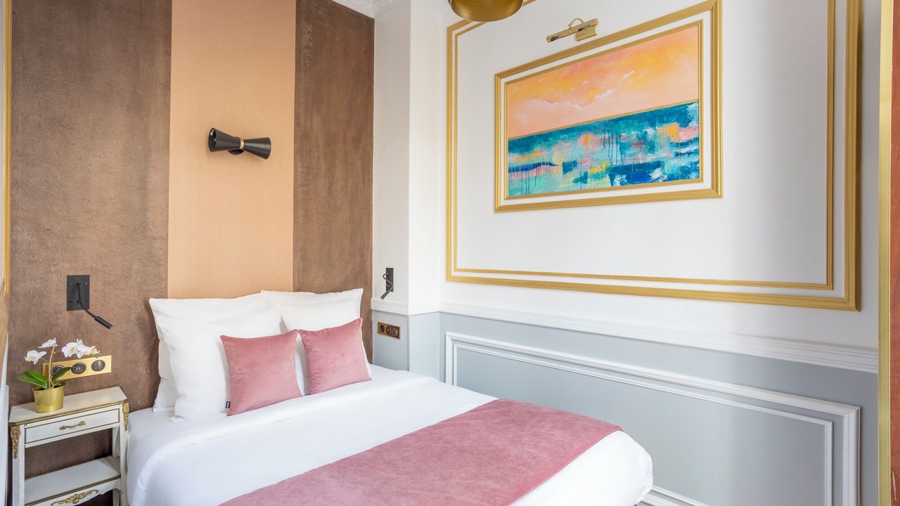 Photo of Bedroom in 4th Arrondissement