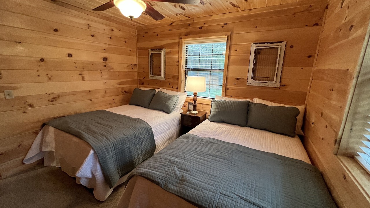 Photo of Bedroom in Higden