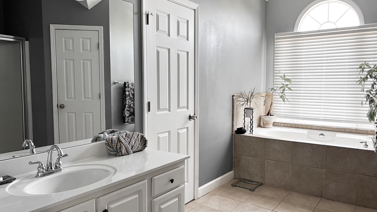 Photo of Bathroom in Acworth