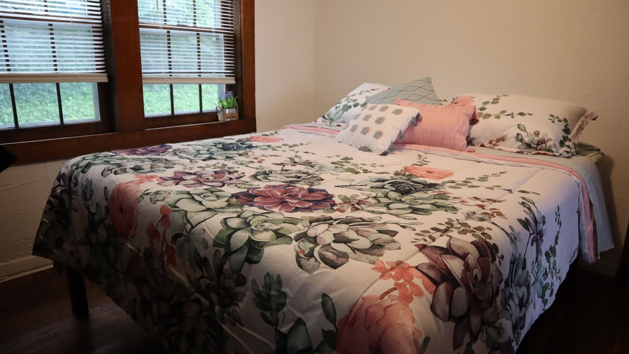 Photo of Bedroom in Jellico