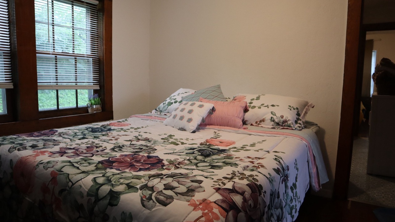Photo of Bedroom in Jellico