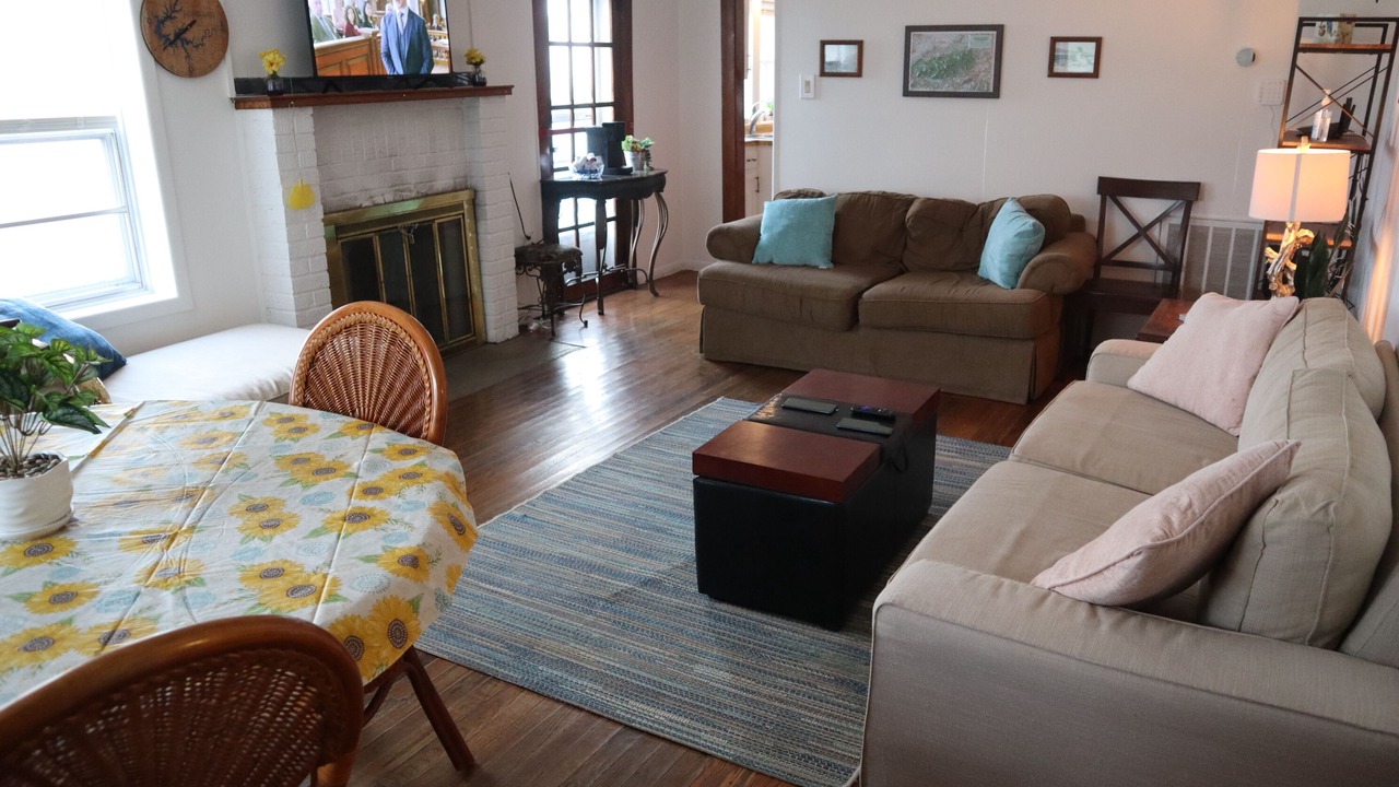 Photo of Livingroom in Jellico