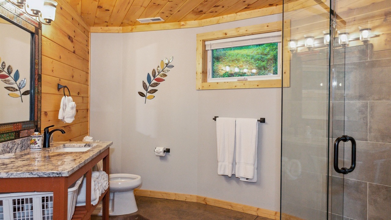 Photo of Bathroom in Cherokee