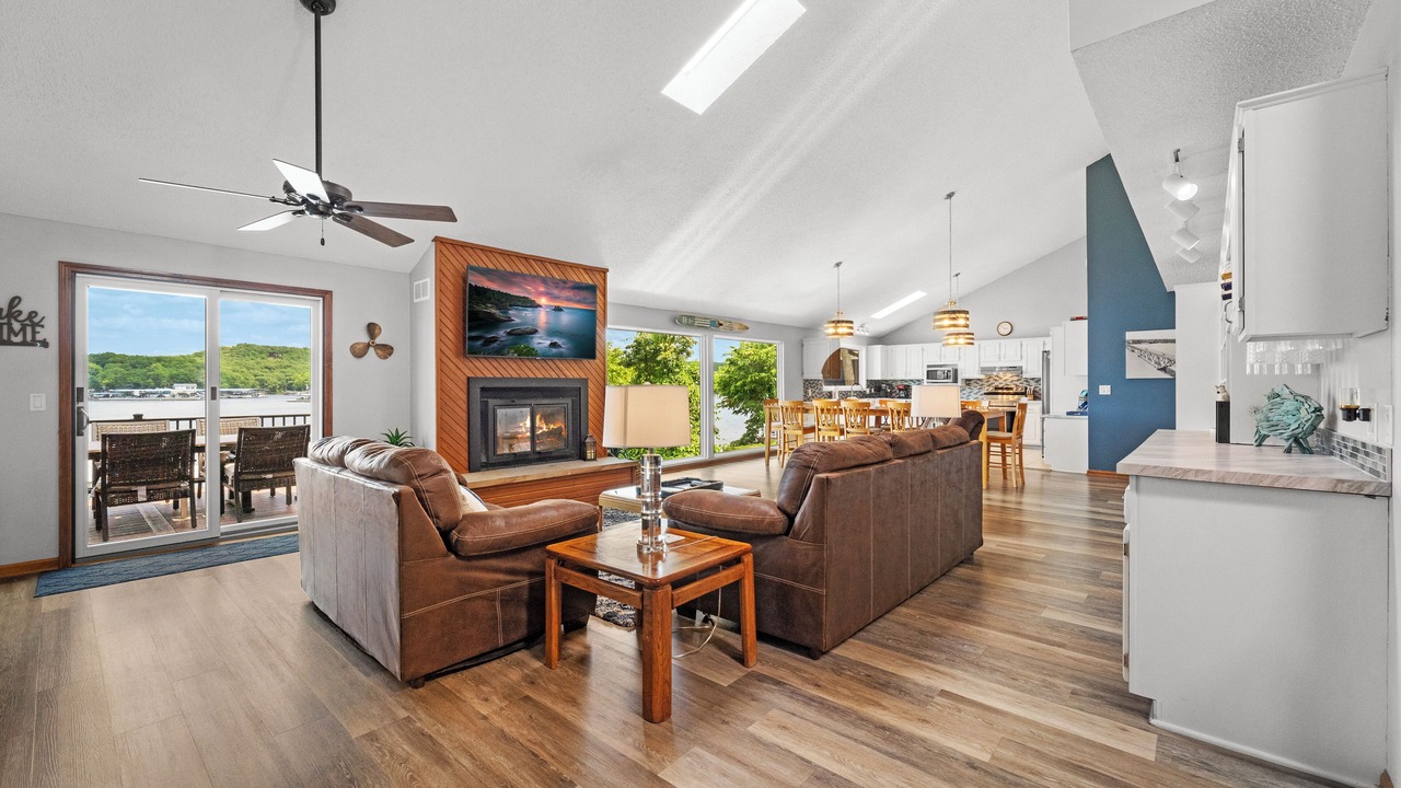 Photo of Livingroom in Linn Creek