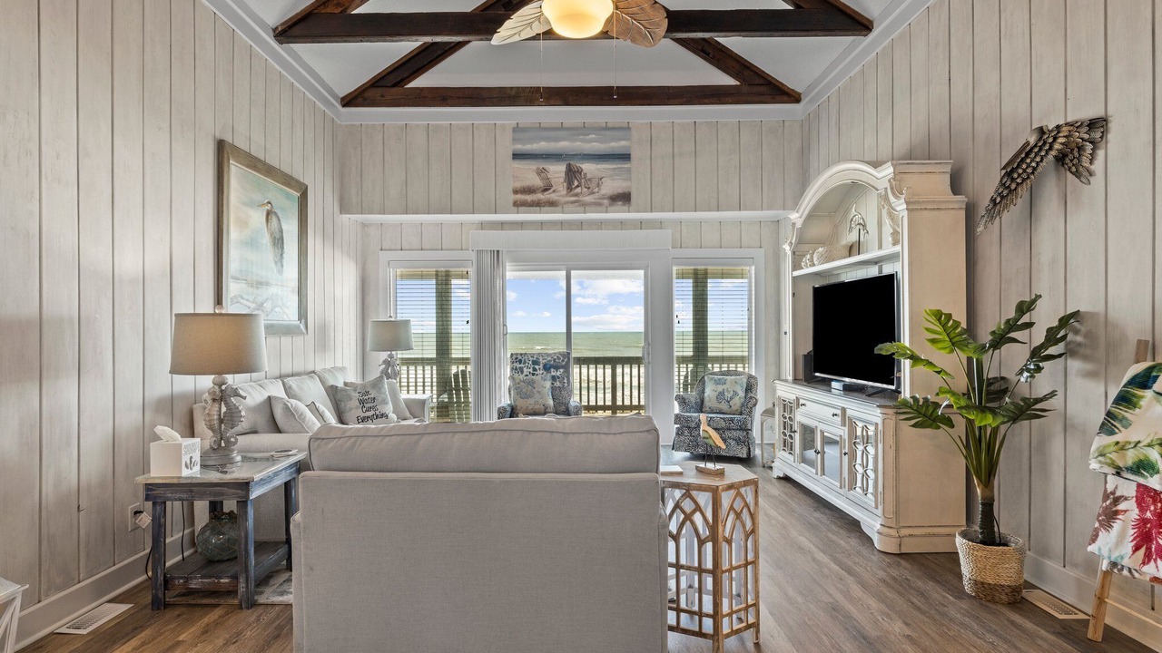 Photo of Bedroom in Pine Knoll Shores