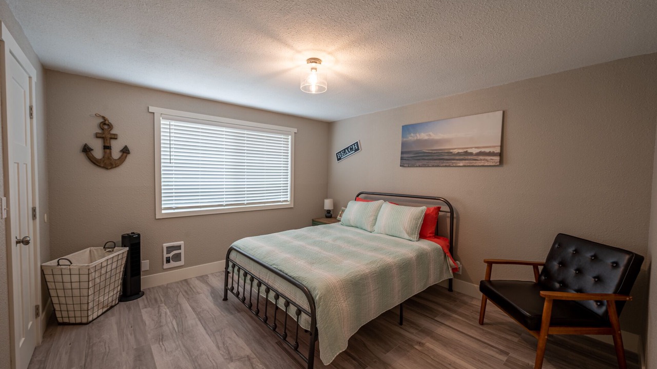 Photo of Bedroom in Reedsport